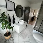 Ein Haus Fuer Sich *