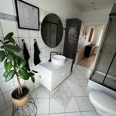 Ein Haus Fuer Sich *